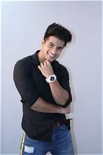 Aadil Aslam Height, Weight, Net Worth, Age, Birthday, Wikipedia, Who, Nationality, Biography