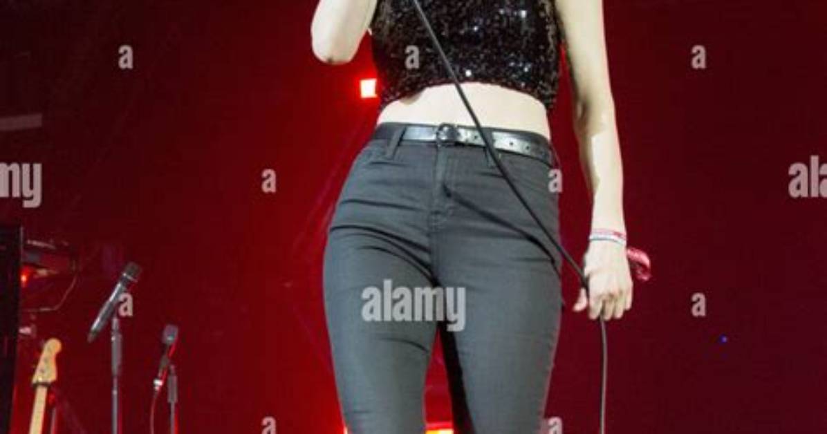 All About Lauren Mayberry from Chvrches: Height, Net Worth