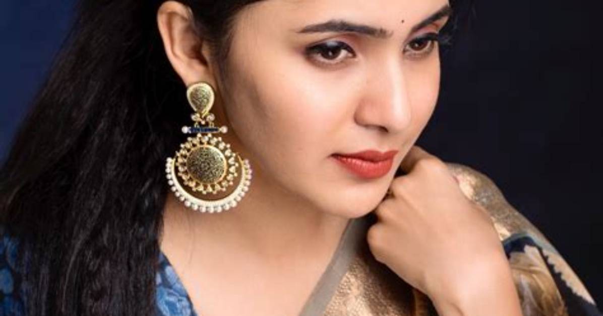 Anushka Sarkate Height, Weight, Net Worth, Age, Birthday, Wikipedia, Who, Nationality, Biography