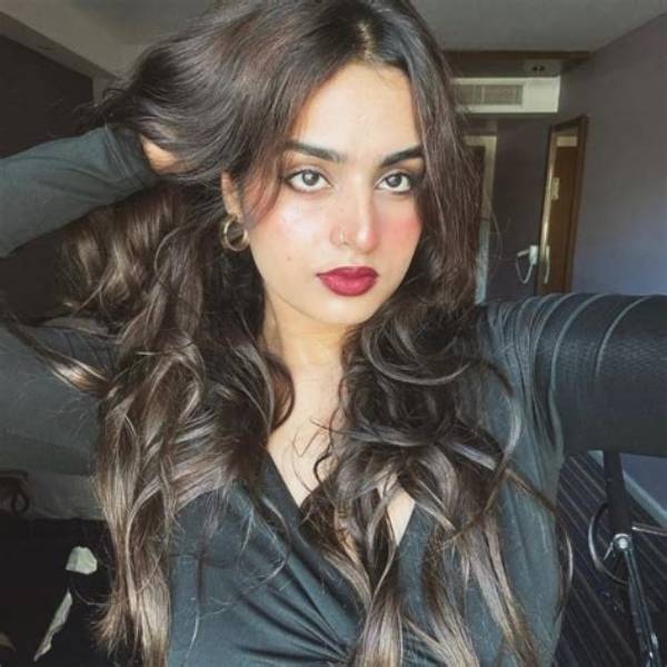 Ayesha Khan's Height and Weight: a Comprehensive Guide