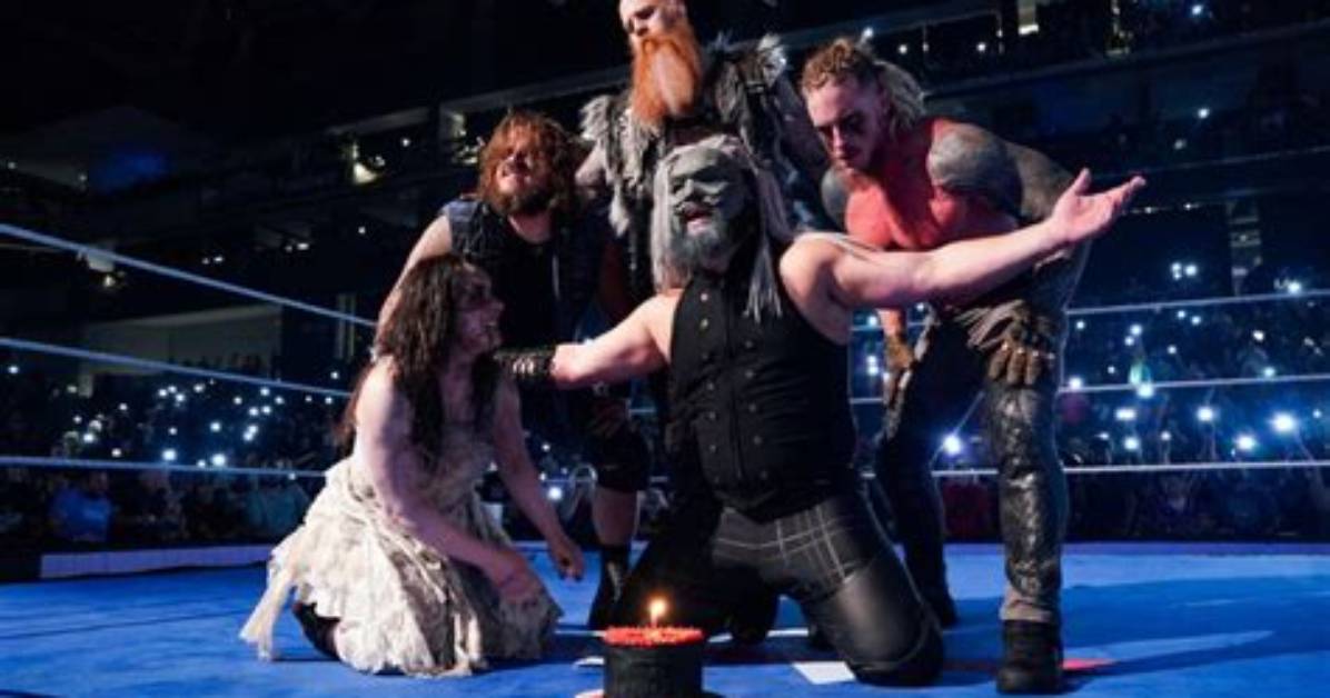 Bray Wyatt Makes Explosive Return to Smackdown