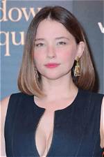 Caitlyn Vogel Bennett Height, Weight, Net Worth, Age, Birthday, Wikipedia, Who, Nationality, Biography