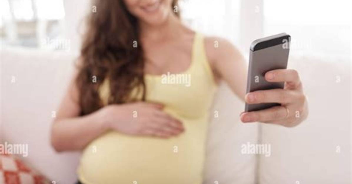 Capturing the Moment: the Photo of Pregnant Michelle Obama
