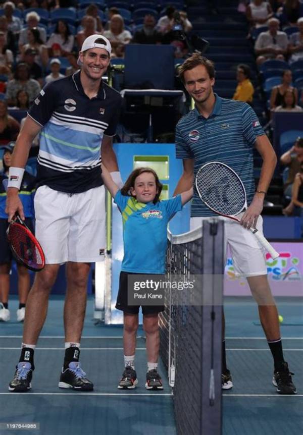 Daniil Medvedev Height: How Tall Is the Tennis Sensation?