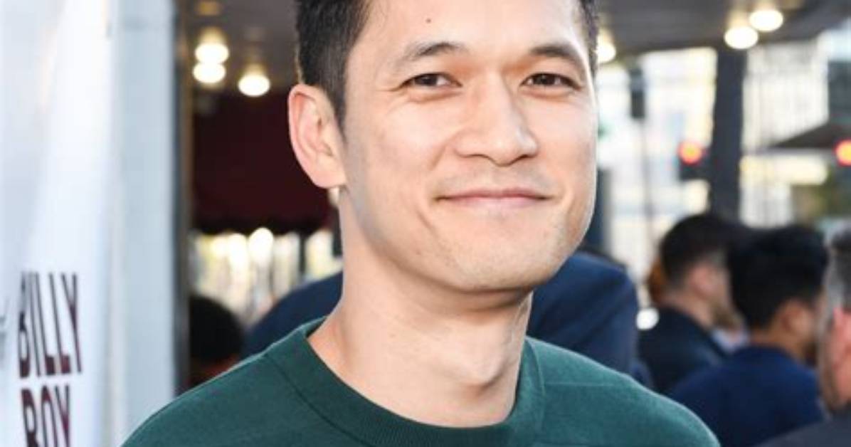 Desmond Shum Height, Weight, Net Worth, Age, Birthday, Wikipedia, Who, Nationality, Biography