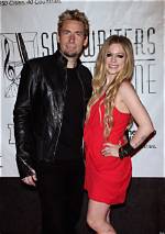 Did Avril Lavigne's Baby Bump Show Onstage?