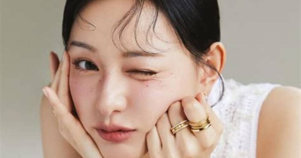 Discover the Mystery Behind Kim Ji Won's Real-Life Romance