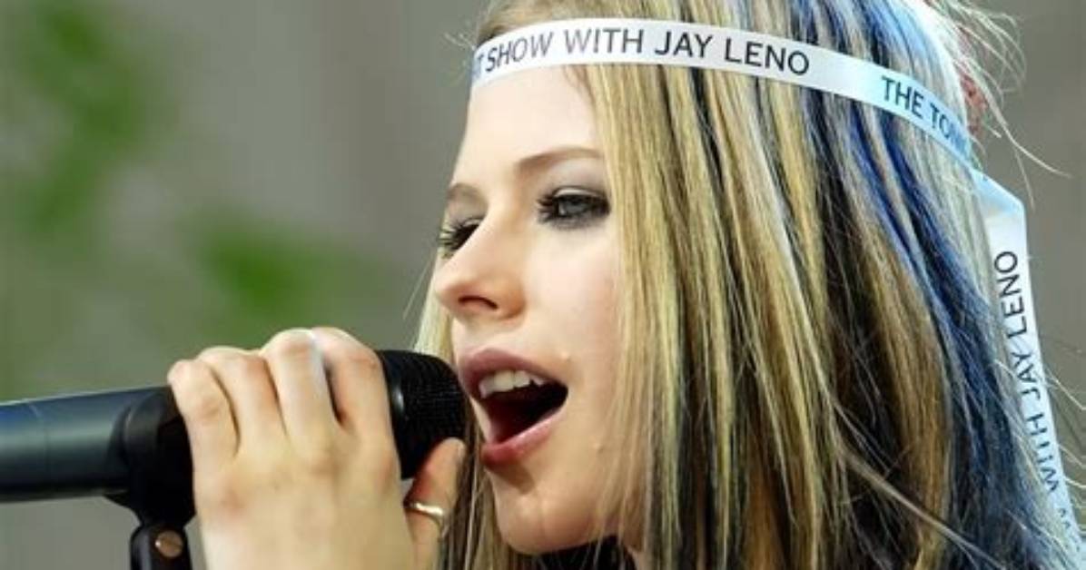 Discovering Avril Lavigne at Age 16: the Rise of a Pop Punk Icon