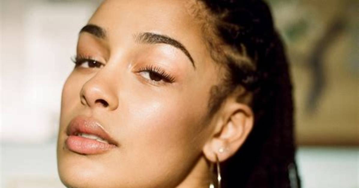 Discovering Jorja Smith's Height: a Deeper Look