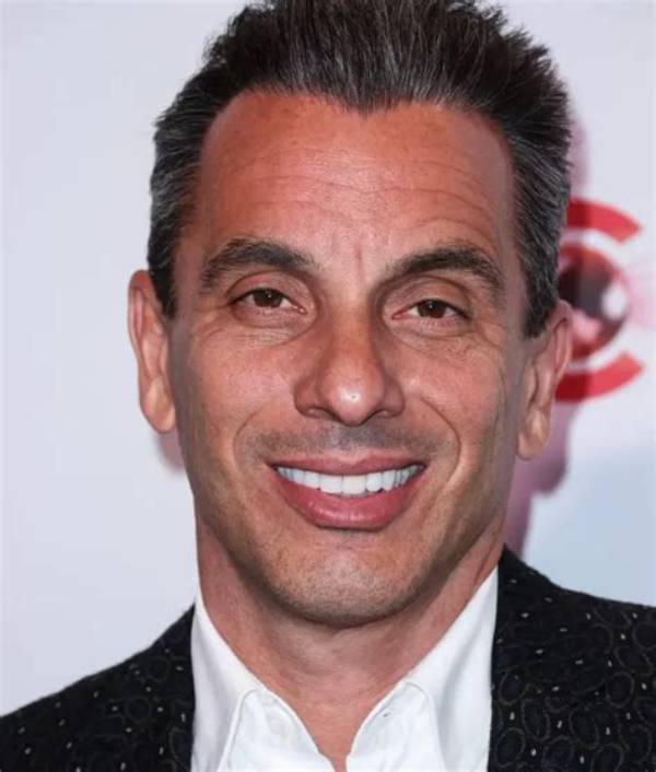 Discovering Sebastian Maniscalco: Height, Weight, and More