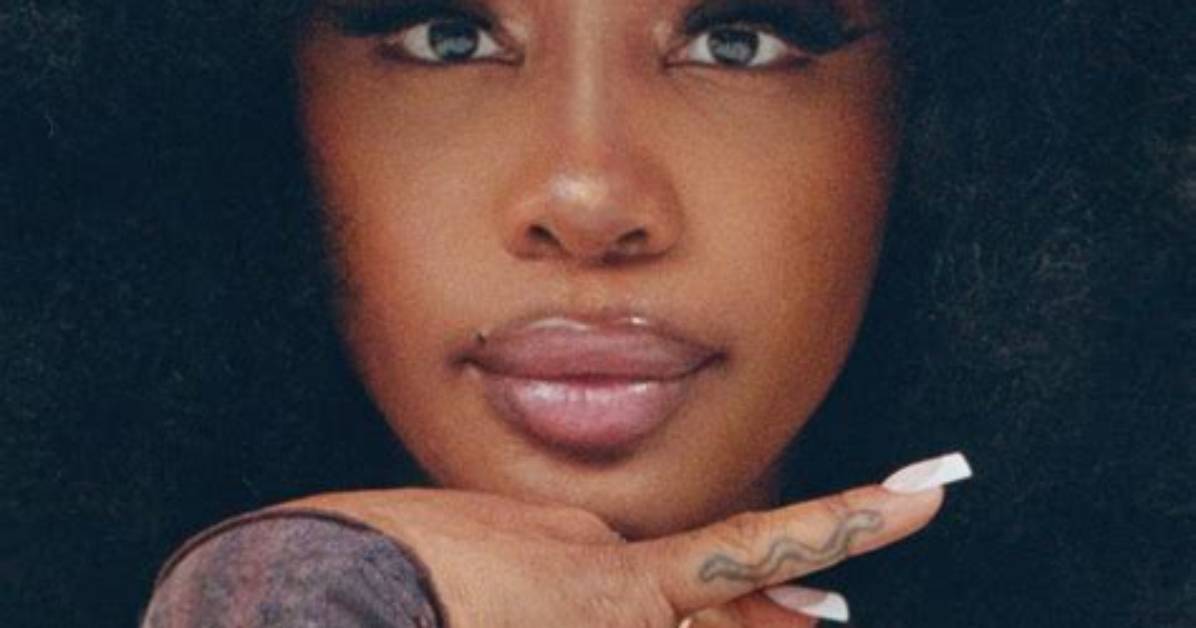 Discovering the Age of Sza: a Journey Through Her Life and Music