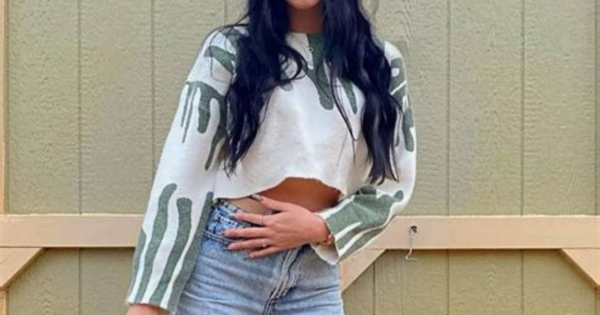 Discovering the Alluring World of Camila Ara%C3%Bajo 1200. Jpg