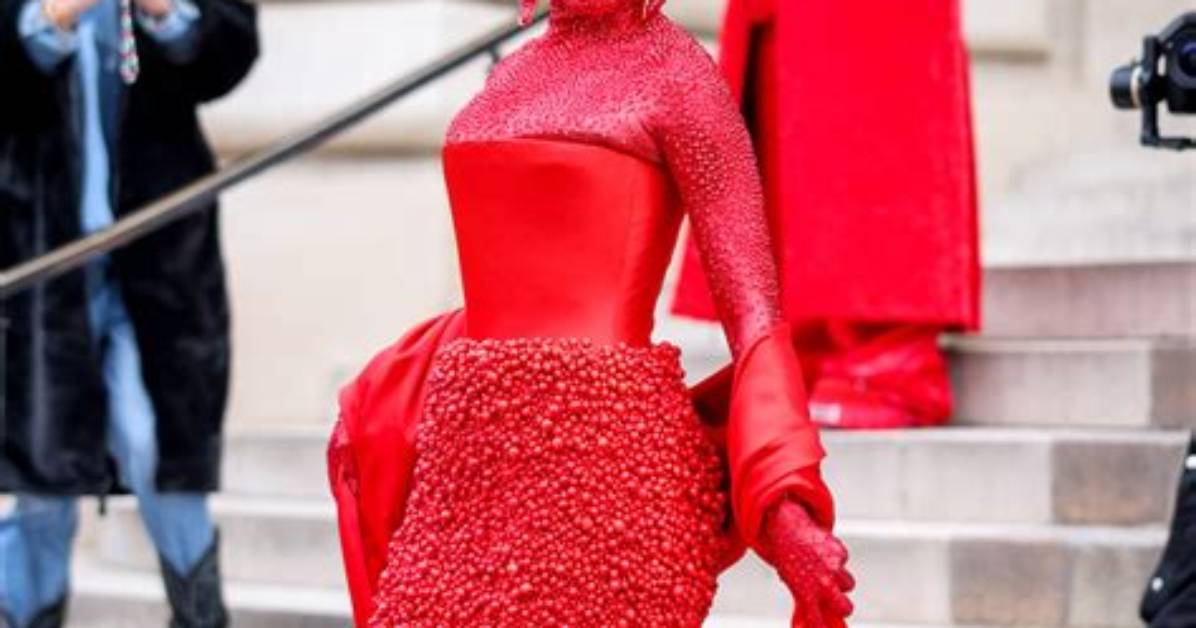 Doja Cat Attends 2023 Paris Fashion Week in 30,000 Swarovski Crystals
