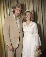 Don Williams' Wife, Unsung Heroine