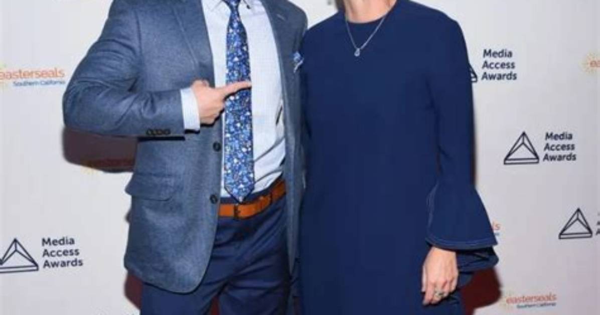 Drew Lynch Is Not Married to Wife. Dating Girlfriend: Melanie Sergiev.