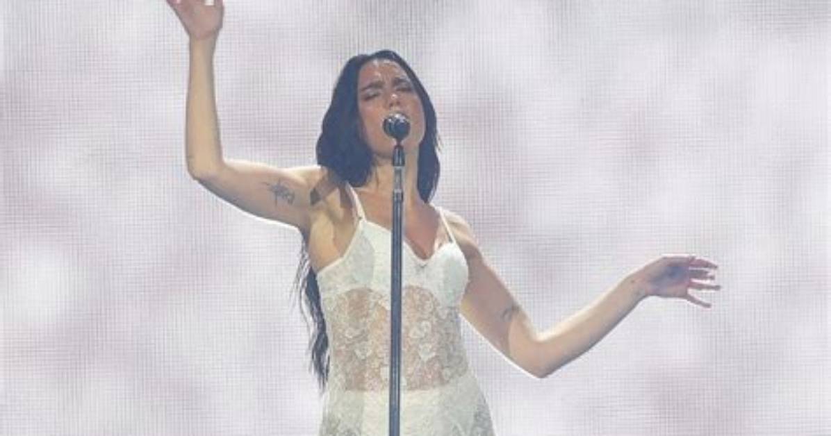 Dua Lipa's Stunning Style: a Visual Feast for the Eyes