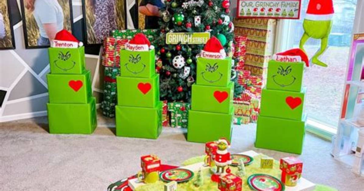 Embracing the Grinch Boudoir: a Creative Holiday Experience