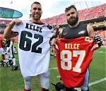 Expert's Guide to Jason Kelce's Signature Stance