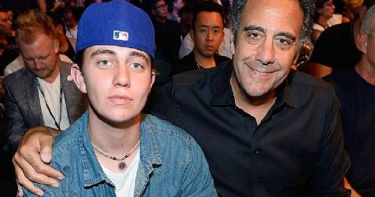 Exploring Brad Garrett's Sibling Dynamics