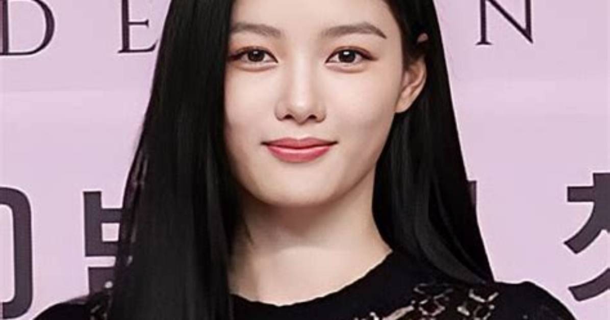 Exploring the Alluring Kim Yoo Jung Figure
