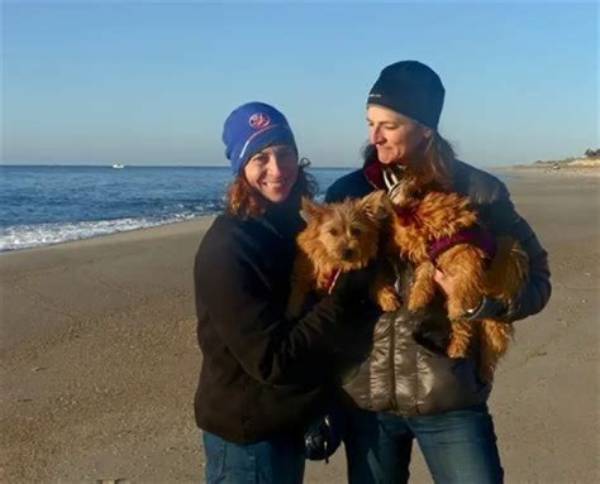 Exploring the Life of Jill Schlesinger's Wife: a Journey of Love and Partnership