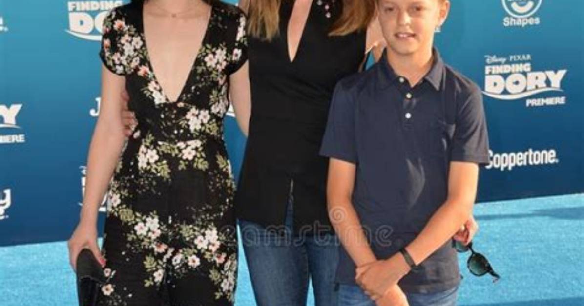Exploring the Lives of Jane Leeves' Children and Their Ages