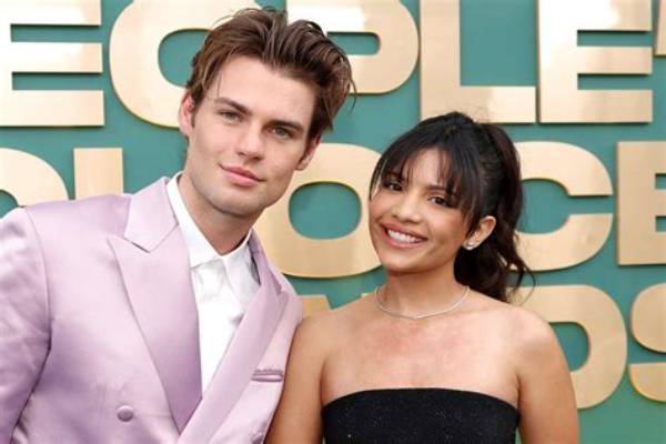 Exploring the Relationship: Noah Lalonde E Nikki Rodriguez Stanno Insieme?