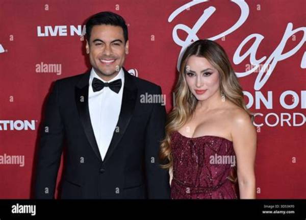 Famous Couple: Carlos Rivera and Cynthia Rodrguez