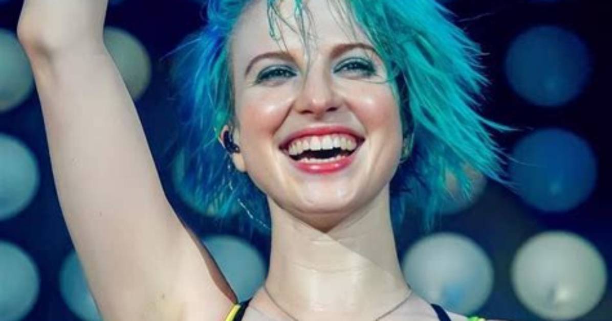 Hayley Williams' Striking Blue Eyes: a Visual Impact