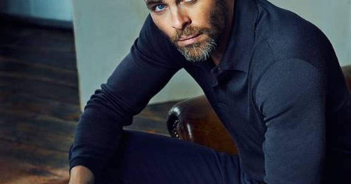 Hollywood Heartthrob Chris Pine Strolls Barefoot: a Candid Look