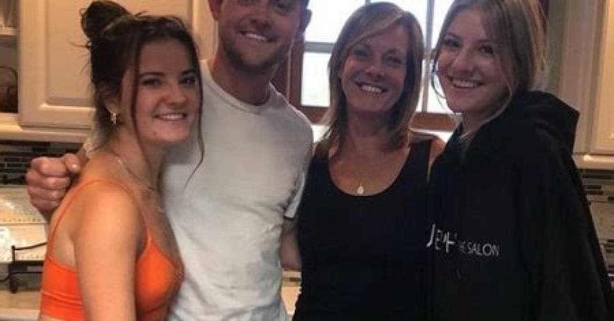 How Many Children Does Kelly Hyland Have? a Comprehensive Guide