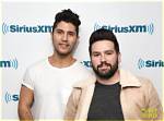 How Tall Is Dan and Shay Mooney