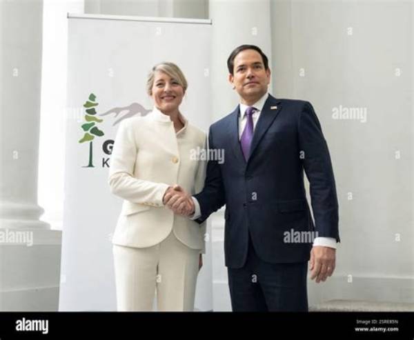 How Tall Is Mlanie Joly? Discover Her Height