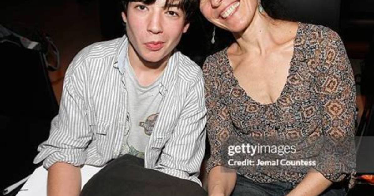Insights from "Ezra Miller Dad"