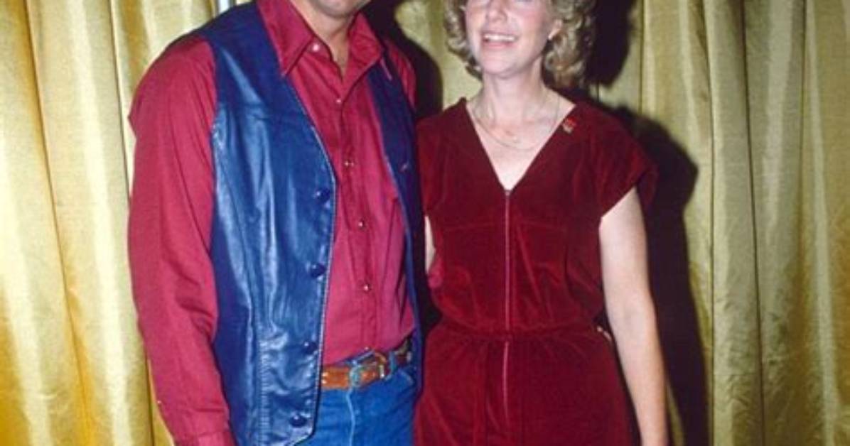 Is Don Williams' Wife Still with Us?
