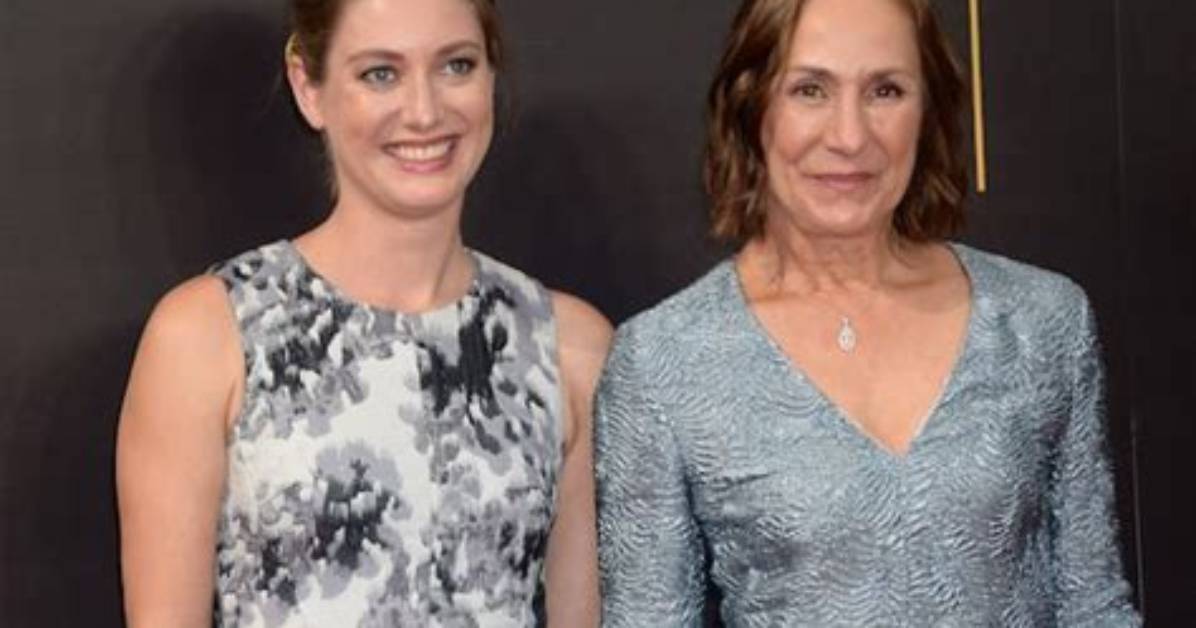 Is Zoe Perry a Mother? Exploring Her Family Life