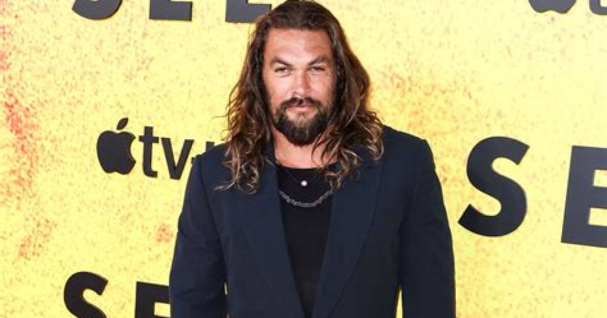 Jason Momoa Bares Butt While Stripping Down to Hawaiian Malo: I ‘Don’t Like Wearing Clothes Anymore’