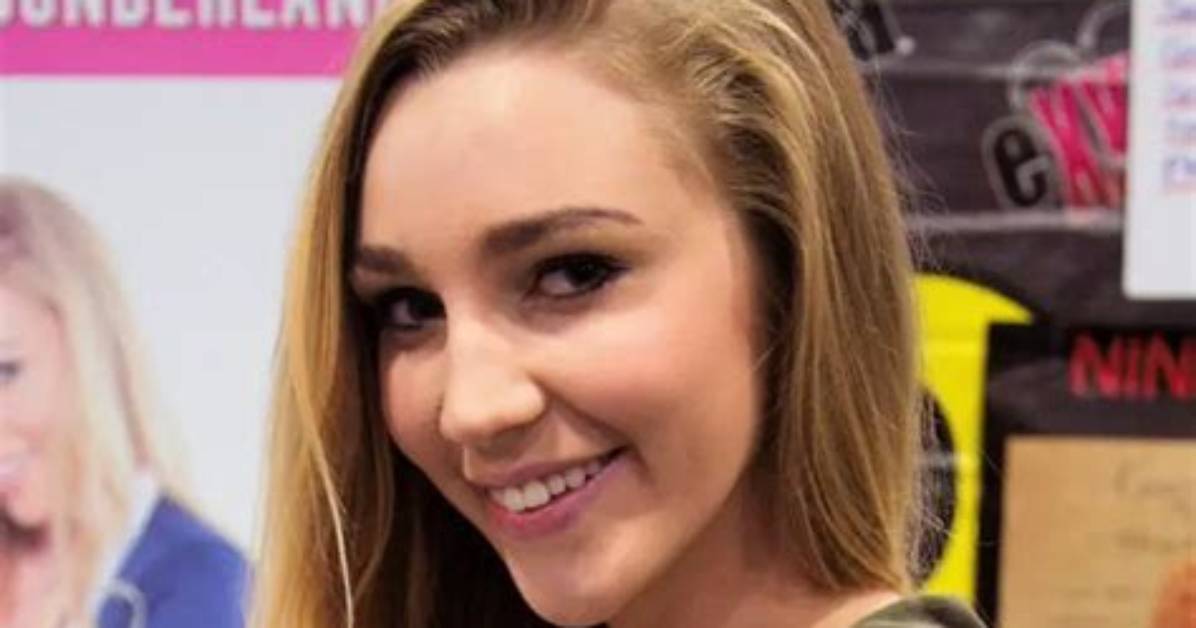 Kendra Sunderland Height, Weight, Net Worth, Age, Birthday, Wikipedia, Who, Instagram, Biography