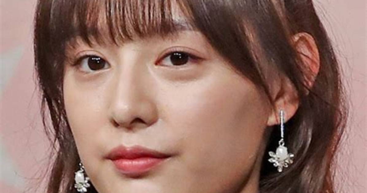 Kim Ji-Won's Love Life: Uncovering the Truth Behind Her Relationship Status