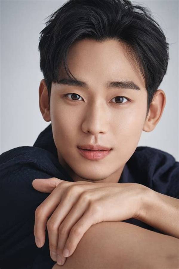 Kim Soo-Hyun's Romantic Journey: a Comprehensive Look at His Relationships