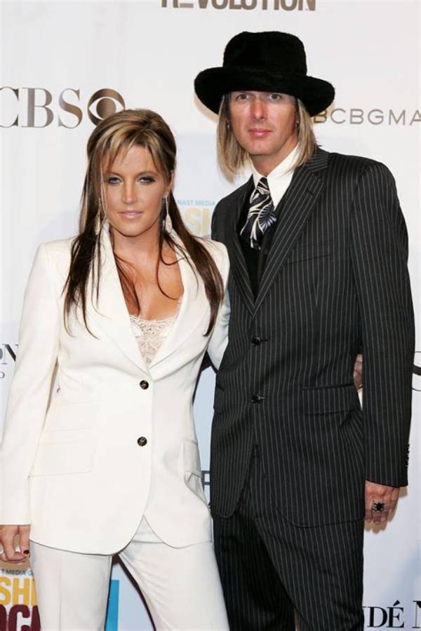 Lisa Marie Presley's Matrimonial History: a Comprehensive Guide
