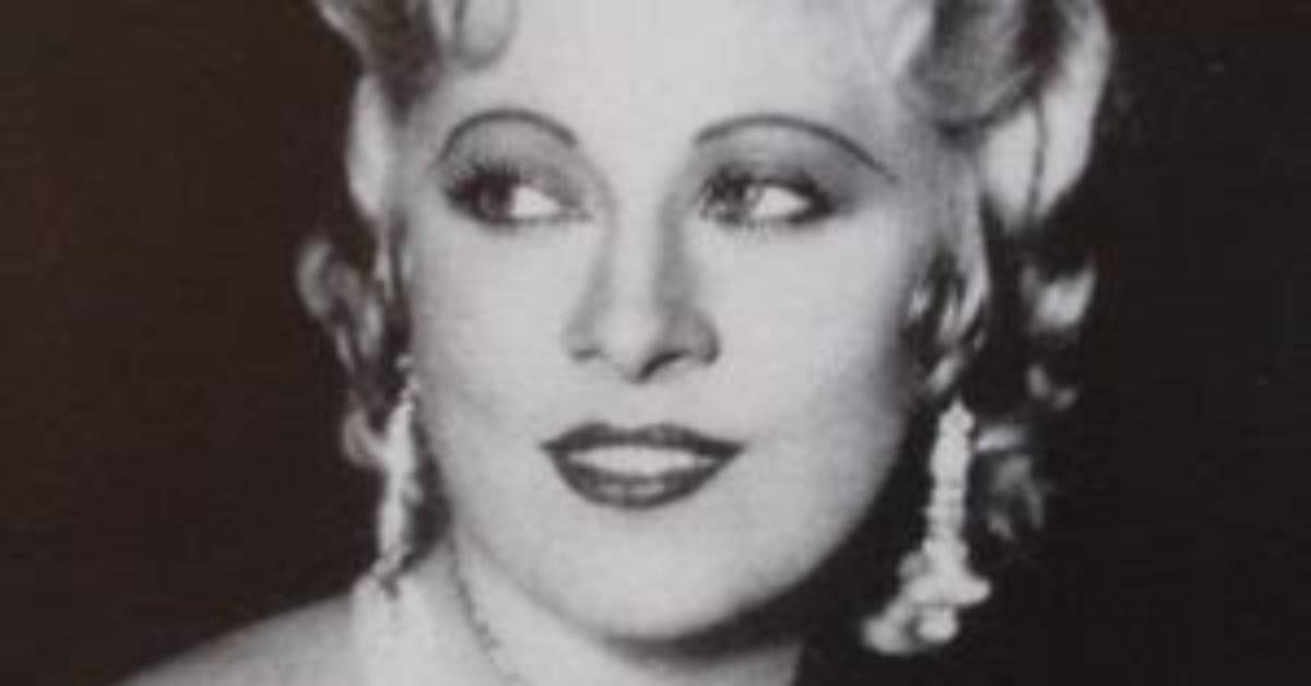Mae West Height, Weight, Net Worth, Age, Birthday, Wikipedia, Who, Nationality, Biography