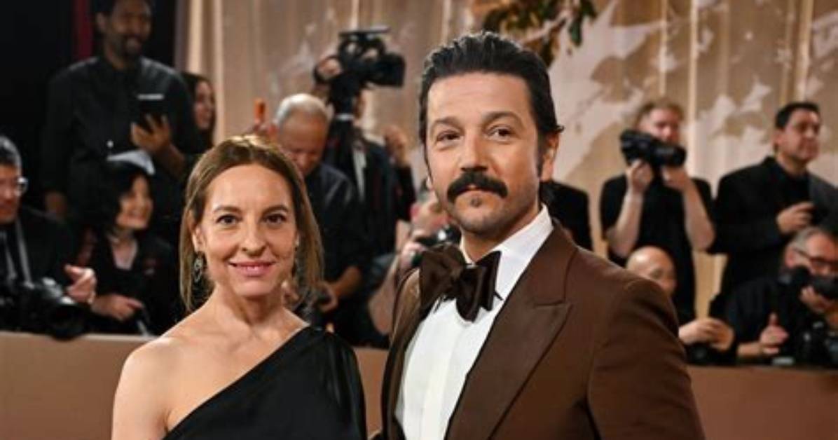 Marina De Tavira and Diego Luna