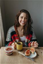 Molly Yeh Height, Weight, Net Worth, Age, Birthday, Wikipedia, Who, Instagram, Biography