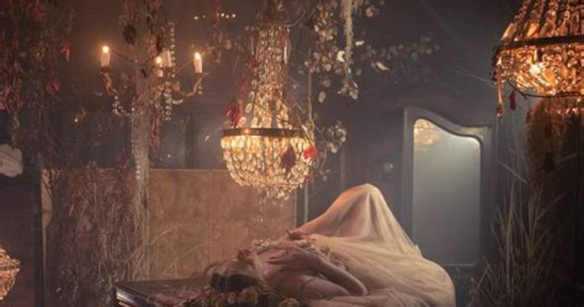 Mystical Piano Melodies for a Spooky Ambiance