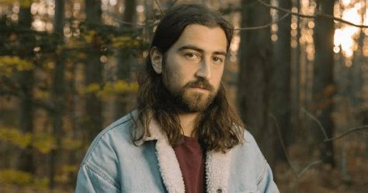 Noah Kahan's Love Life: Who Is His Girlfriend? Unveiling the Mystery