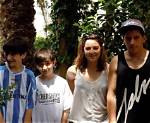 Noah Kahan’s Siblings Names: the Family Behind the Music
