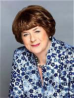 Pam Ayres Height, Weight, Net Worth, Age, Birthday, Wikipedia, Who, Instagram, Biography