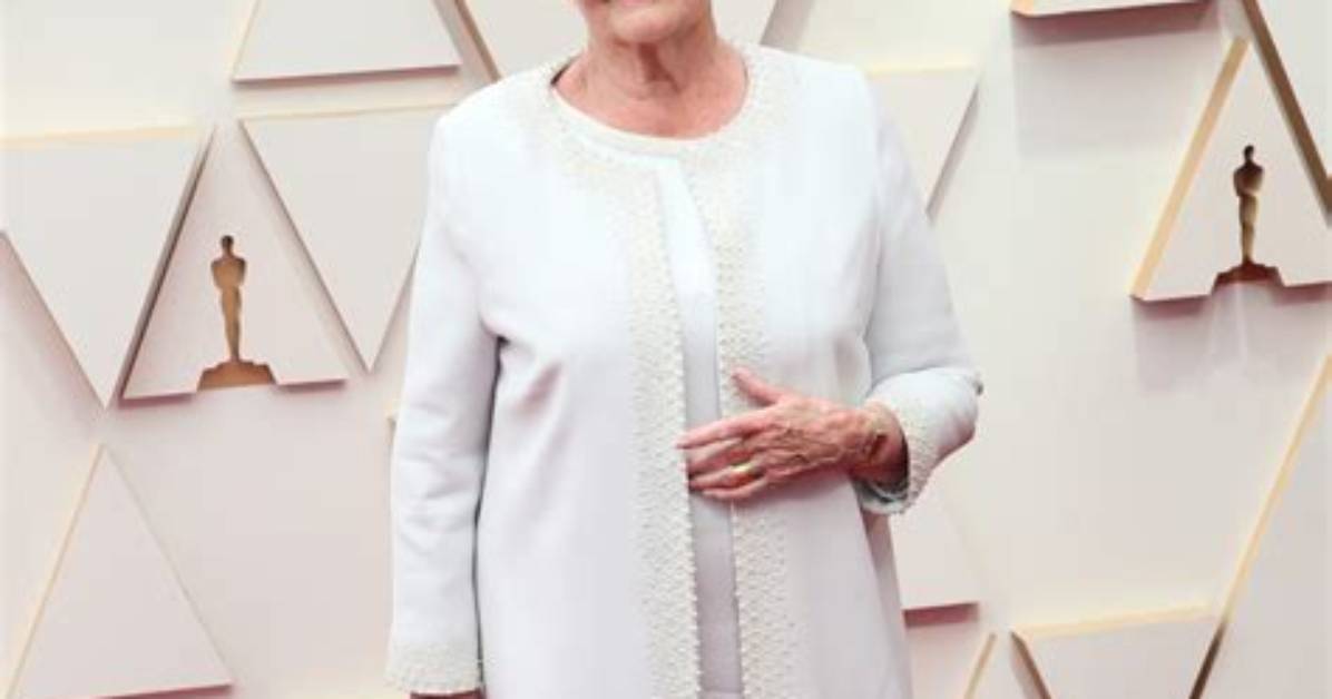 Rainbow Dench Height, Weight, Net Worth, Age, Birthday, Wikipedia, Who, Nationality, Biography