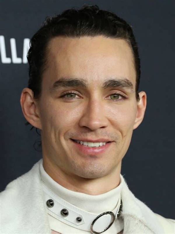 Robert Sheehan's Impressive Height: an Overview